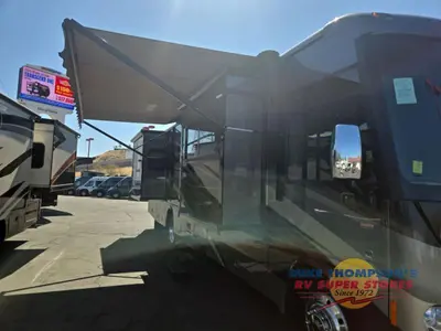 2013 Winnebago Adventurer photo 49