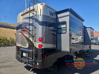 2013 Winnebago Adventurer photo 15