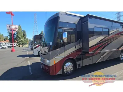 2013 Winnebago Adventurer photo 8