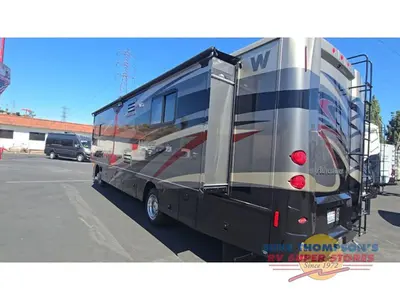 2013 Winnebago Adventurer photo 2