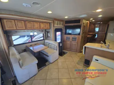 2013 Winnebago Adventurer photo 23