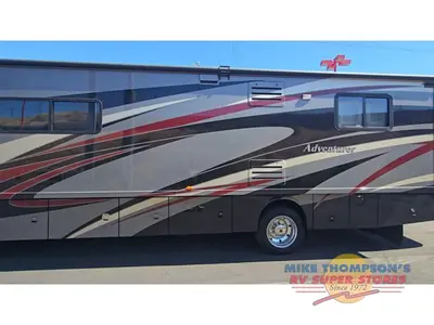 2013 Winnebago Adventurer photo 9