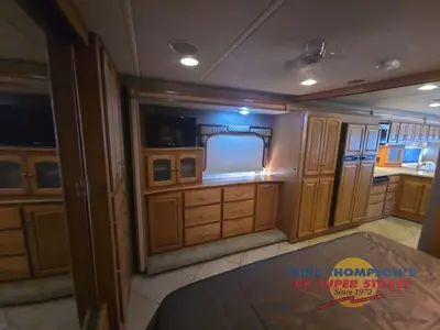 2013 Winnebago Adventurer photo 38