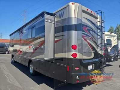 2013 Winnebago Adventurer photo 13
