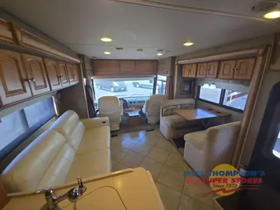 2013 Winnebago Adventurer photo 24