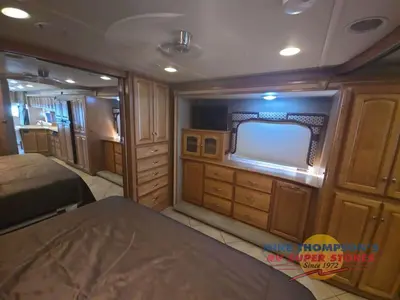 2013 Winnebago Adventurer photo 37