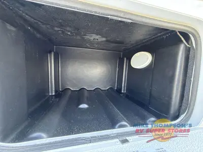 2027 Thor Motor Coach Chateau photo 40