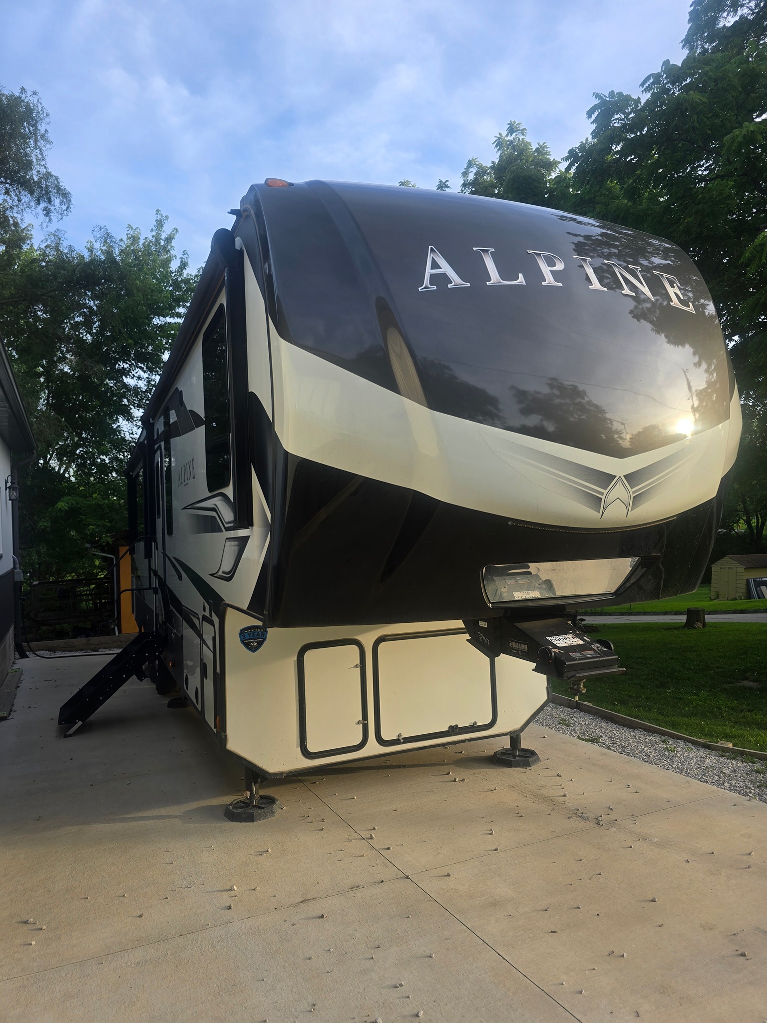 2022 KEYSTONE ALPINE exterior
