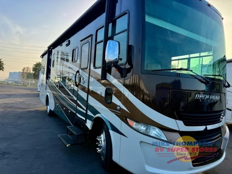 2018 Tiffin Motorhomes Allegro exterior