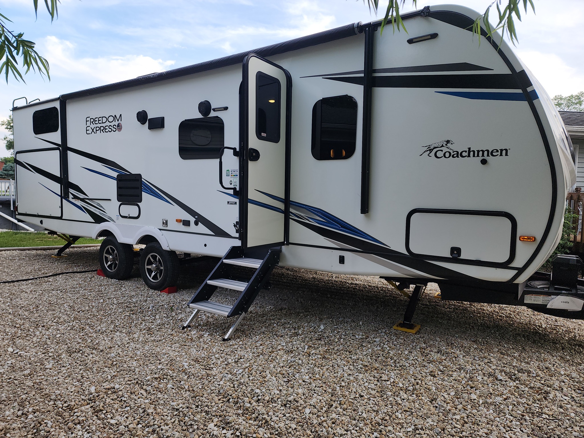 2022 COACHMEN FREEDOM EXPRESS exterior