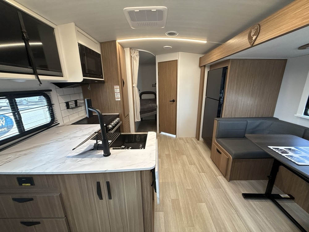 2025 KEYSTONE PASSPORT SL exterior