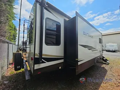 2023 Keystone RV Outback Ultra Lite photo 4