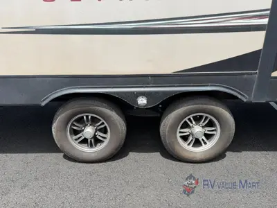 2016 Winnebago Industries Towables Ultralite photo 5