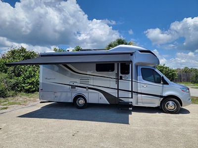 Used 2020 Tiffin Motorhomes Wayfarer 25 Rw