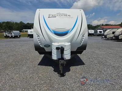 2024 Coachmen RV Freedom Express Liberty Edition photo 3