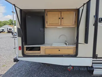2024 Coachmen RV Freedom Express Liberty Edition photo 11