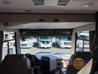 2024 Thor Motor Coach Hurricane photo 7