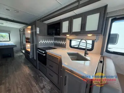 2024 Thor Motor Coach Hurricane photo 18