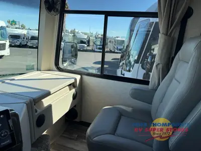 2024 Thor Motor Coach Hurricane photo 8