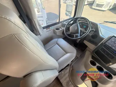 2024 Thor Motor Coach Hurricane photo 9