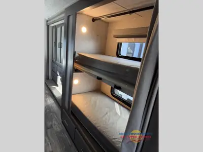 2024 Thor Motor Coach Hurricane photo 27