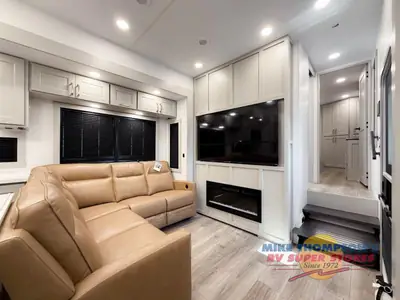 2025 Brinkley Model G photo 7
