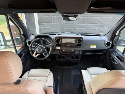 2021 WINNEBAGO VIEW photo 2