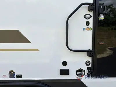 2027 KZ Connect photo 11