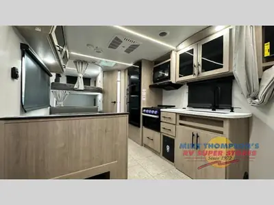 2025 Grand Design Imagine XLS photo 6