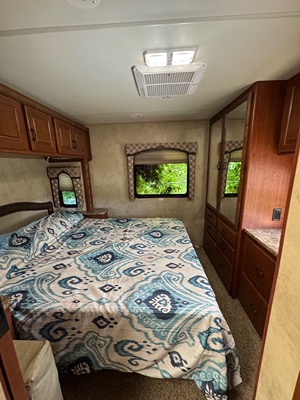 2012 THOR MOTOR COACH HURRICANE photo 9