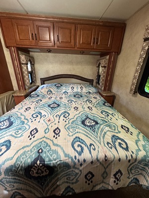 2012 THOR MOTOR COACH HURRICANE photo 8