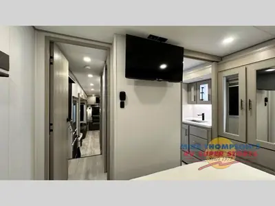 2025 Grand Design Influence photo 18