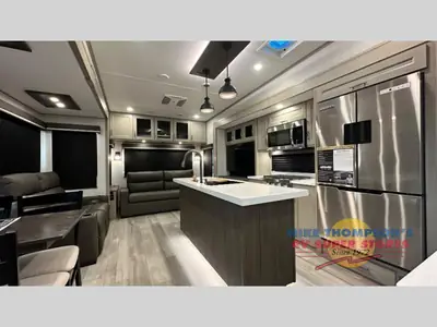 2025 Grand Design Influence photo 7