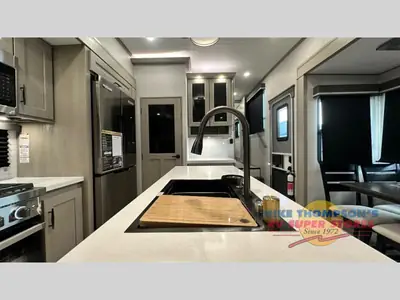 2025 Grand Design Influence photo 16