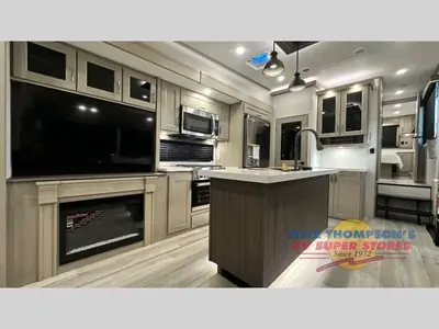 2025 Grand Design Influence photo 8
