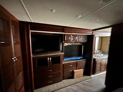 2017 FLEETWOOD PACE ARROW photo 7