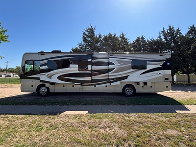 Used 2017 Fleetwood Pace Arrow Lxe 38F