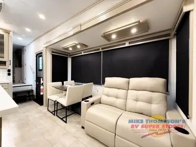 2025 Grand Design Solitude photo 19
