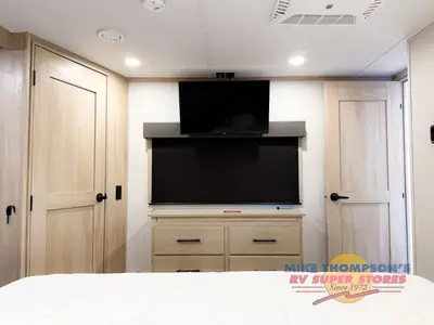 2025 Grand Design Solitude photo 25