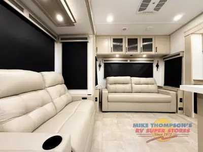 2025 Grand Design Solitude photo 20