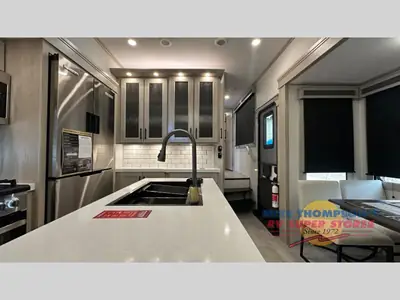 2025 Grand Design Solitude photo 11