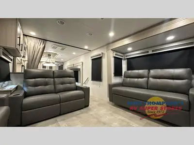 2025 Grand Design Solitude photo 17