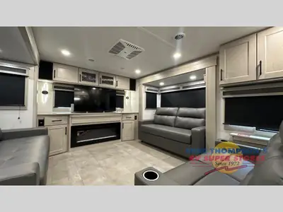 2025 Grand Design Solitude photo 14