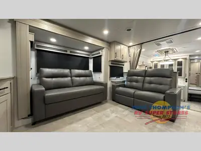 2025 Grand Design Solitude photo 12