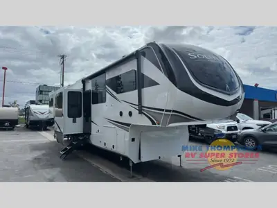 New 2025 Grand Design Solitude 376RD