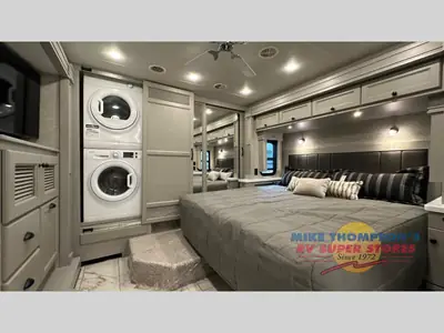 2025 Tiffin Motorhomes Allegro RED photo 16