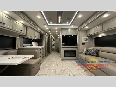 2025 Tiffin Motorhomes Allegro RED photo 9