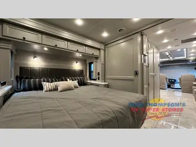 2025 Tiffin Motorhomes Allegro RED photo 20