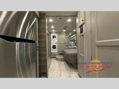 2025 Tiffin Motorhomes Allegro RED photo 17