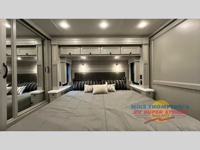 2025 Tiffin Motorhomes Allegro RED photo 21